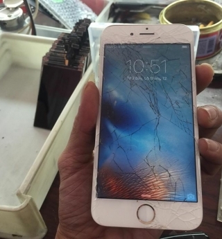 Thay màn hình cảm ứng iPhone 6s, 6s Plus